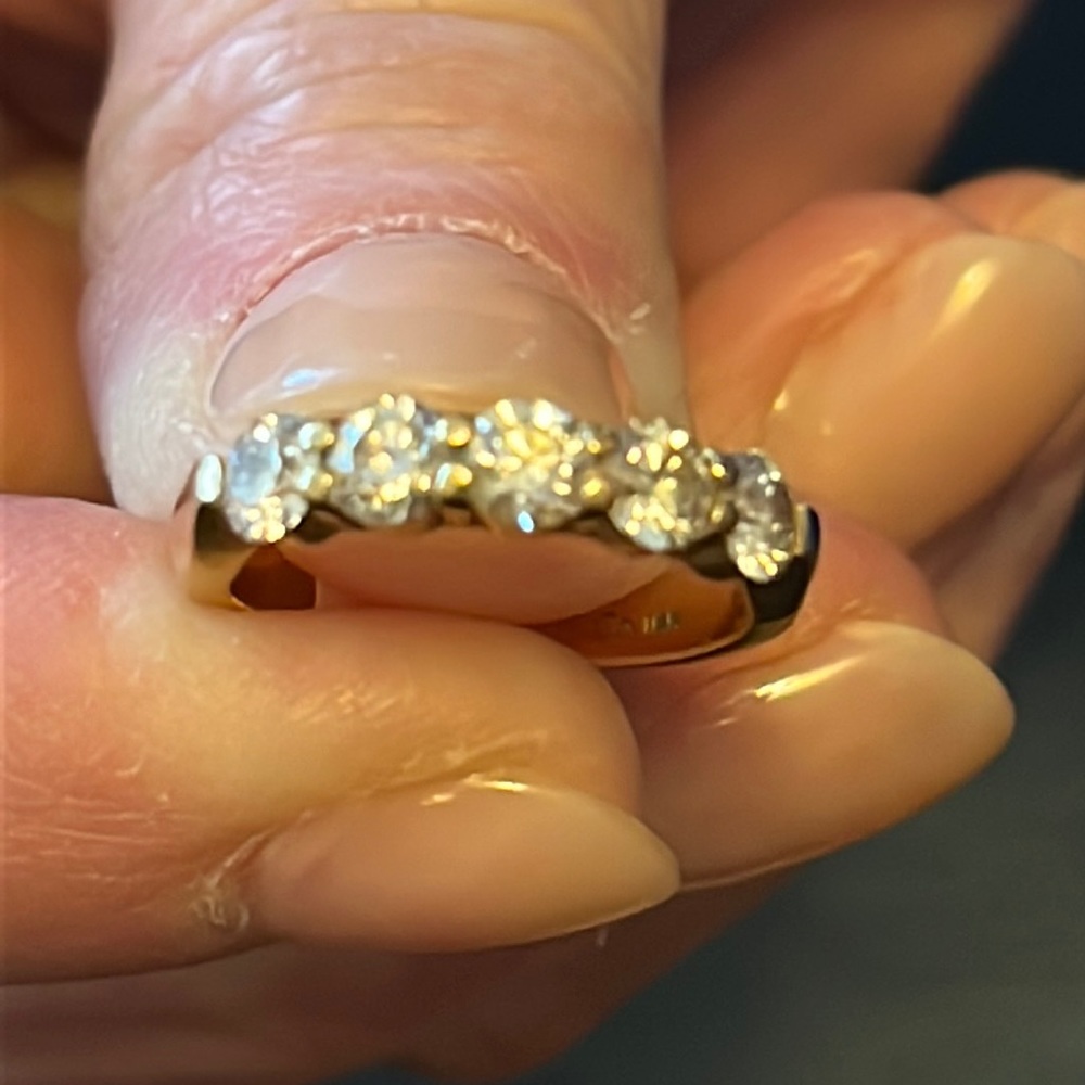 COPY - Ladies yellow gold 5 diamond ring. 18k